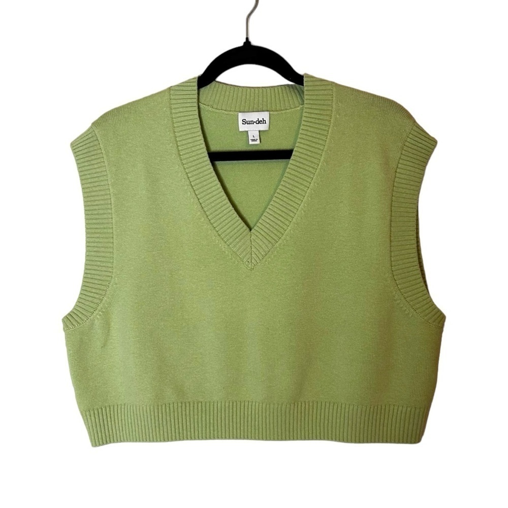 Aritzia Sun Deh Winston Sweater Vest- Size Large